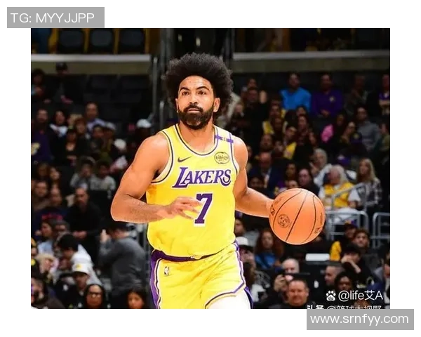 2013年湖人与热火的经典对决回顾与赛季精彩瞬间分析 2013年湖人与热火的经典对决回顾与赛季精彩瞬间分析